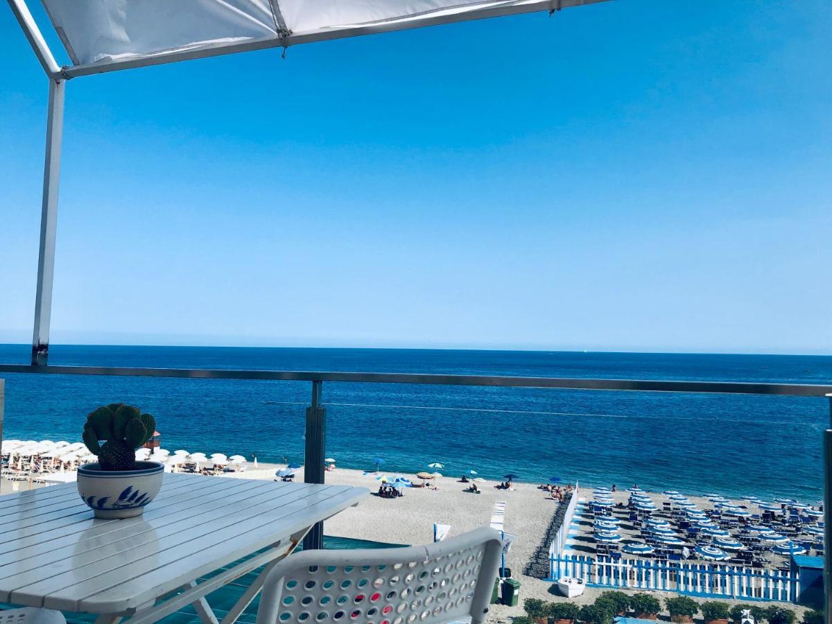 Mansarda Sul Mare Apartment มาสคาลิ ภายนอก รูปภาพ