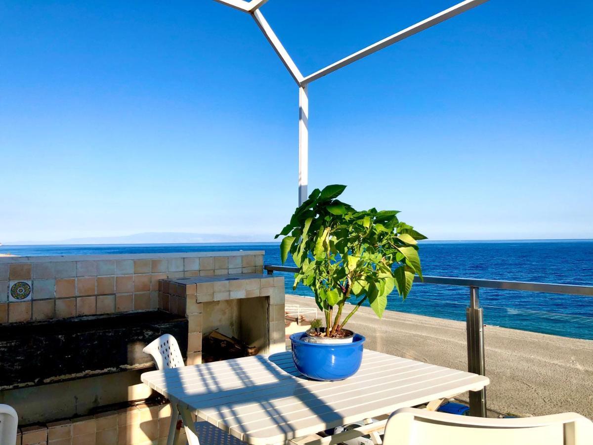 Mansarda Sul Mare Apartment มาสคาลิ ภายนอก รูปภาพ
